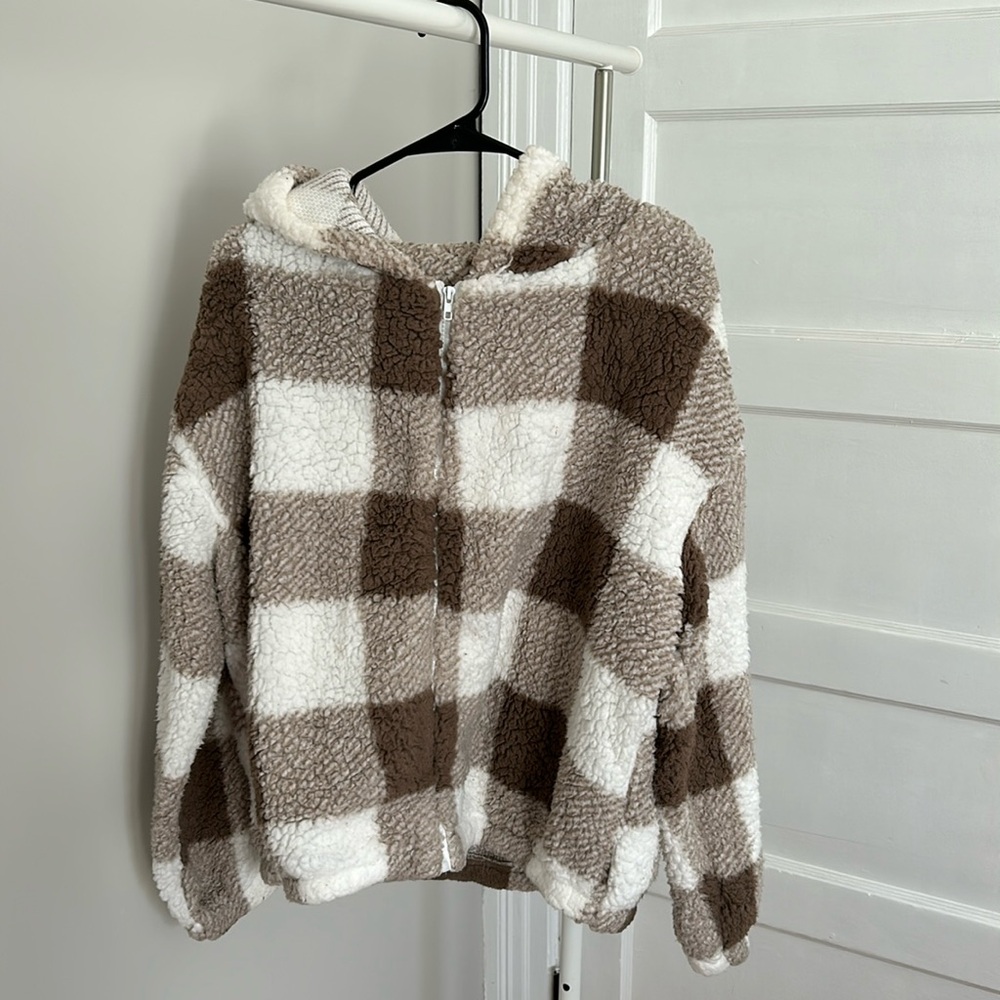 Cute Light Zip ip fuzzy sweater